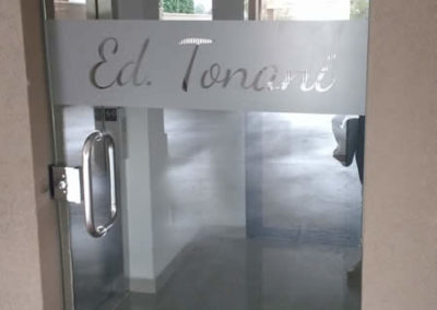 tonani-vidro-jatiado